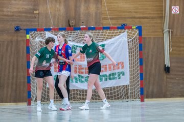 Bild 101 - wBJ HSG Horst/Kieb - HSG Kremperheide/Muensterdorf : Ergebnis: 24:18